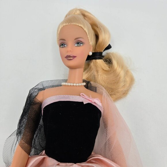 Vintage 2000 Barbie Doll Timeless Silhouette 29050 Mattel Read - Picture 11 of 16